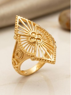 gold-plated-rings-UBJKGR8D